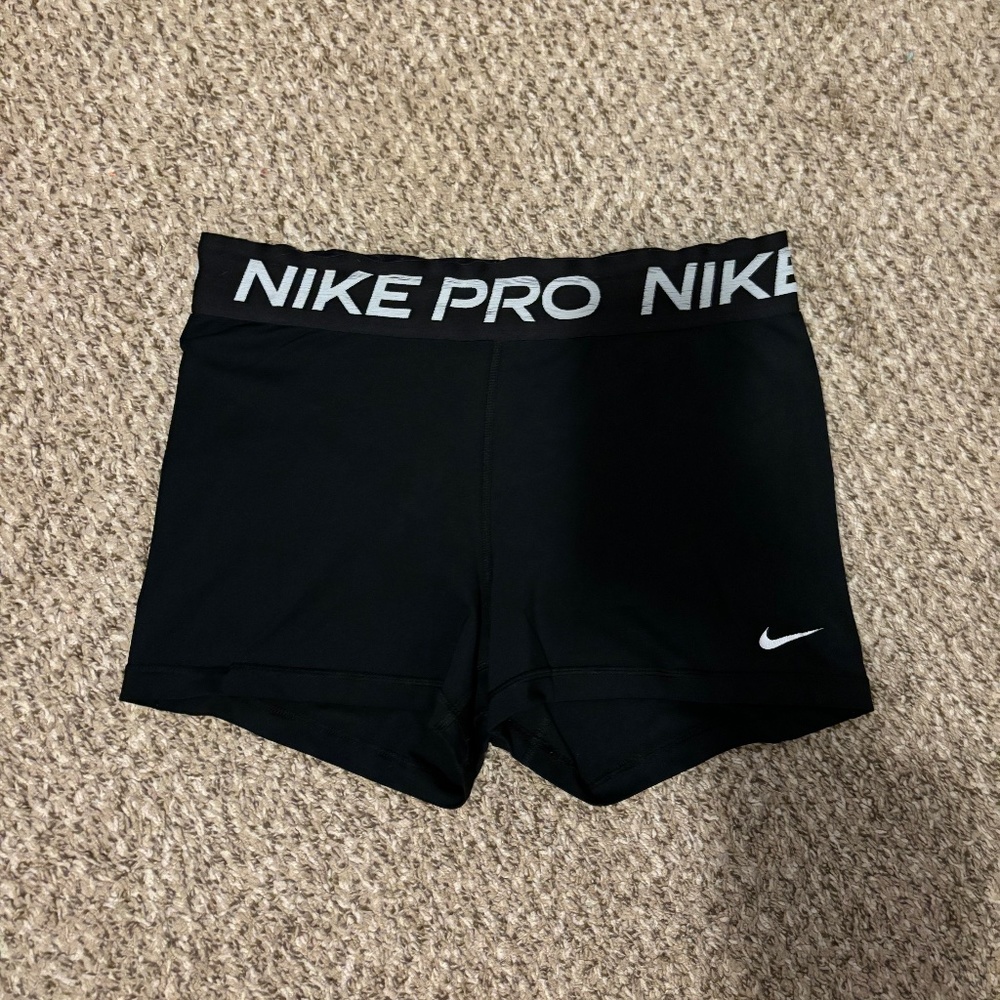 ⚠️SOLD⚠️ Nike Pro 3" Shorts
